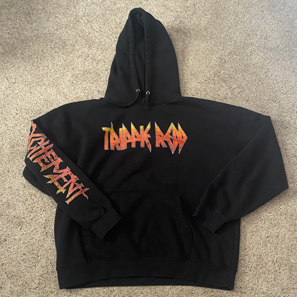 Trippie redd concert 🎵 Black Graphic Hoodie with Bold Design